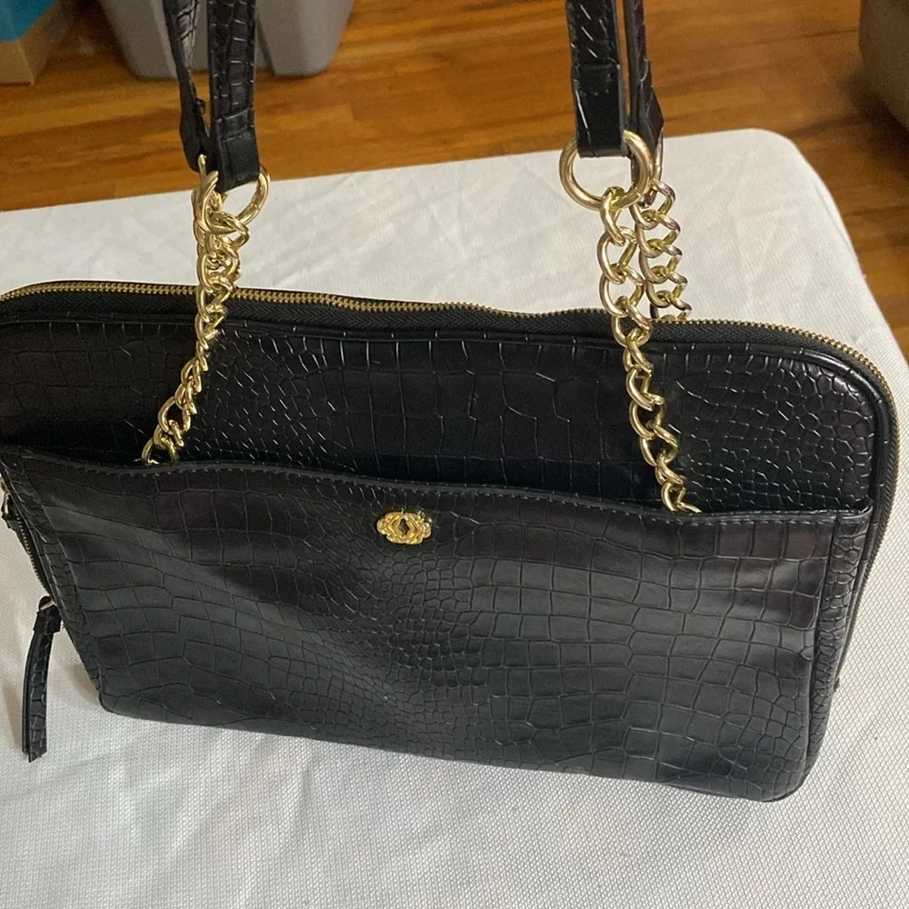 KATE LANDRY Elegant Black FAUX‎ Crocodile-Embossed Handbag. GOLD CHAIN ACCENT